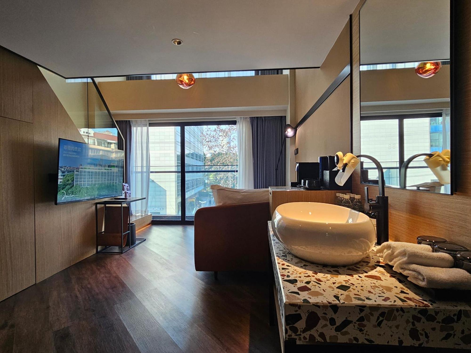 Mia Hotel - Shanghai Xuhui Jiaotong University ภายนอก รูปภาพ